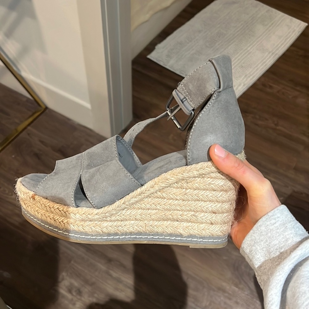 Grey target wedges